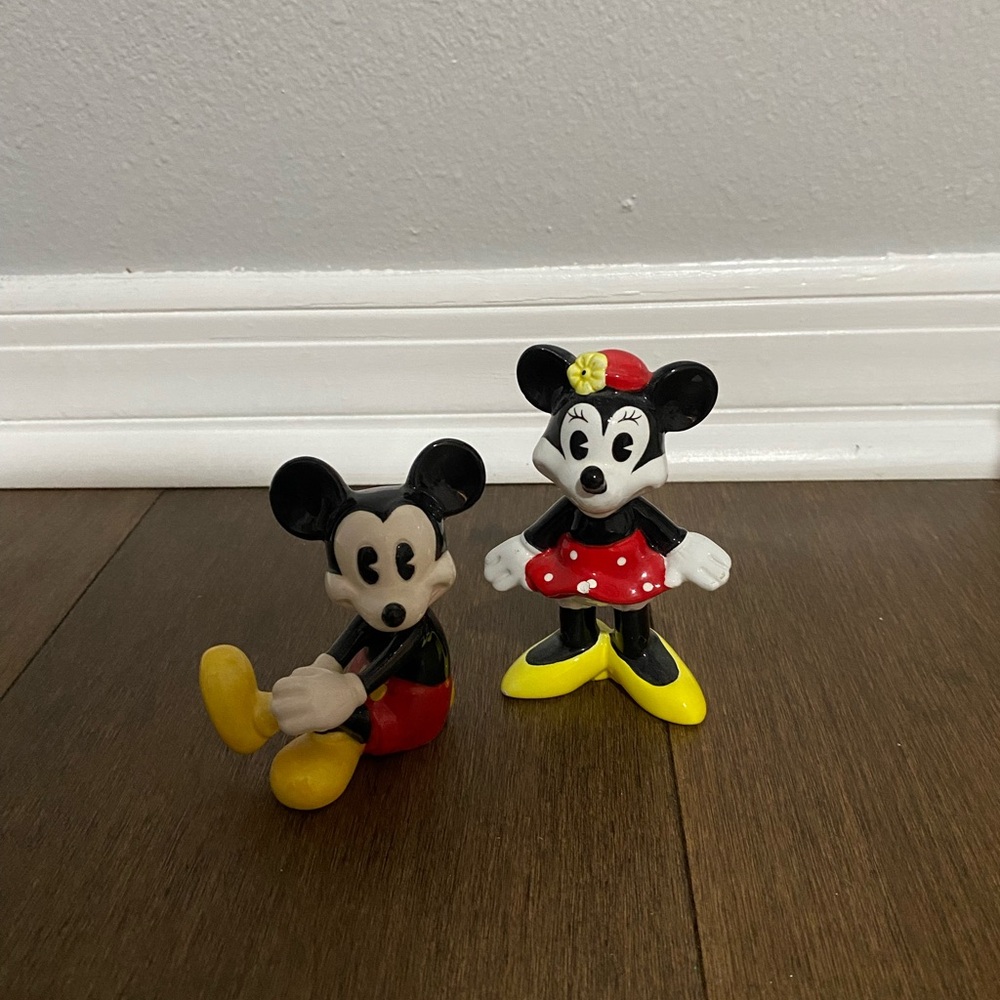 Vintage Disney’s Minnie and Mickie ceramic figurines from 1990’s
